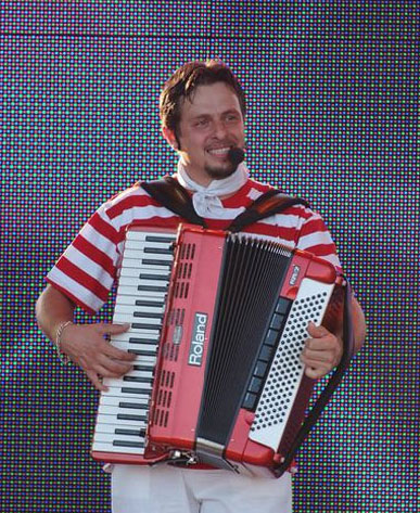 Márió, a harmonikás