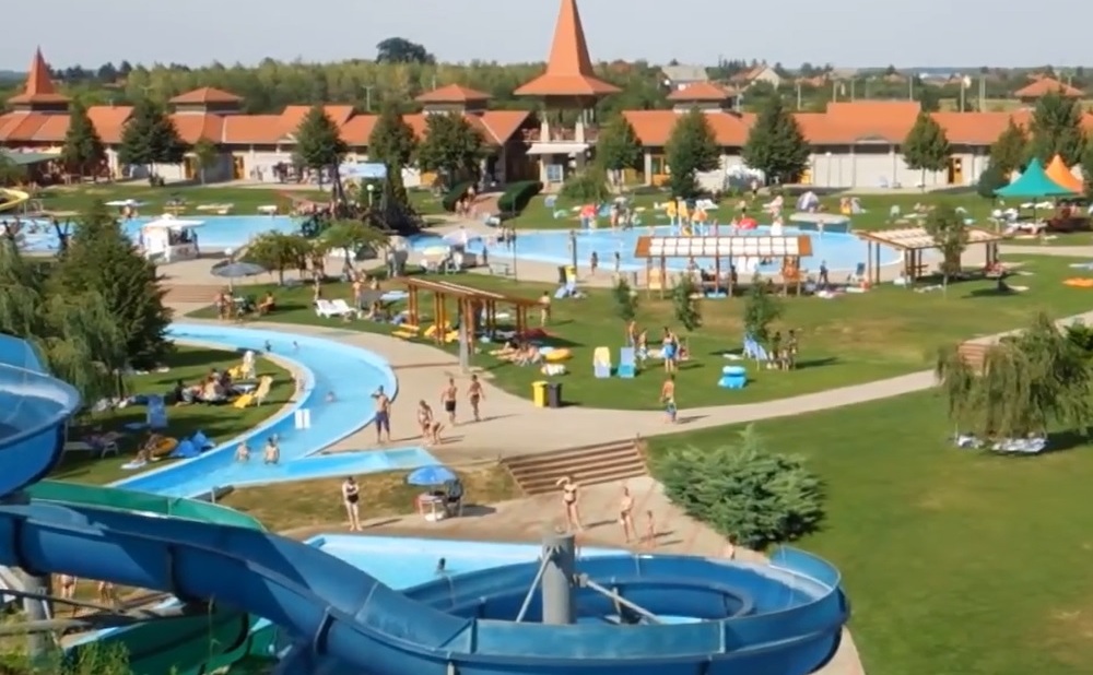 Megnyitott a zalaegerszegi AquaCity