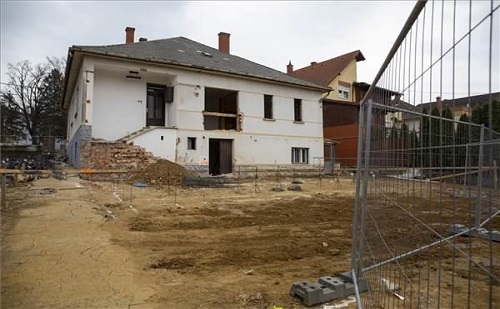 Lerakták a Szent Család Óvoda alapkövét 